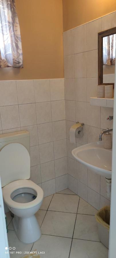 Hodosi Apartman Apartment เวลคีเมเดียร์ ภายนอก รูปภาพ