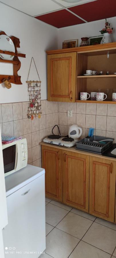 Hodosi Apartman Apartment เวลคีเมเดียร์ ภายนอก รูปภาพ